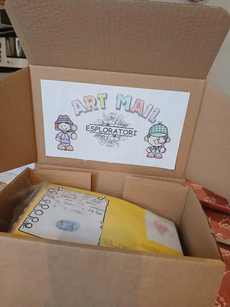 kwOjca9MFt3I-scatola-esploratori